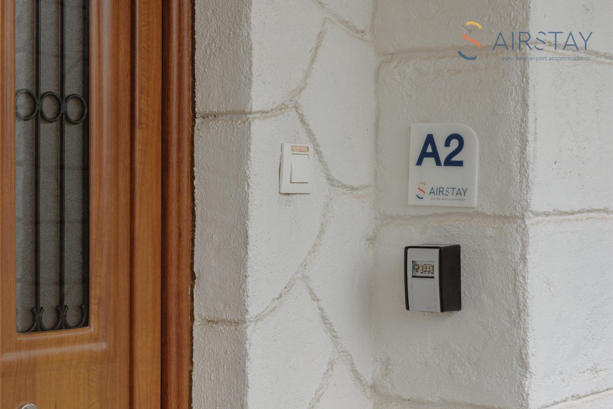 Ryze Apartments Airport By Airstay Artemida  Dış mekan fotoğraf
